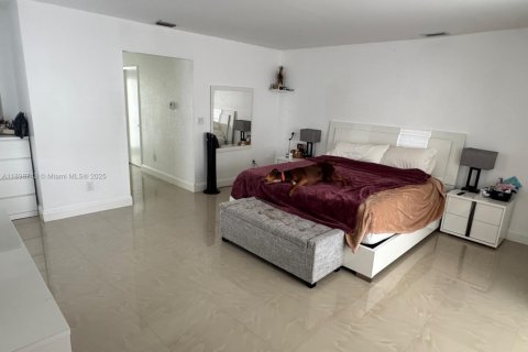 Снять в аренду виллу или дом в Хомстед, Флорида 4 спальни, 243.31м2, № 1950565 - фото 11