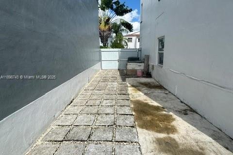 Снять в аренду виллу или дом в Хомстед, Флорида 4 спальни, 243.31м2, № 1950565 - фото 23