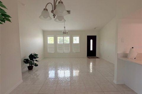 Villa ou maison à louer à Cape Coral, Floride: 3 chambres, 112.97 m2 № 2091475 - photo 7