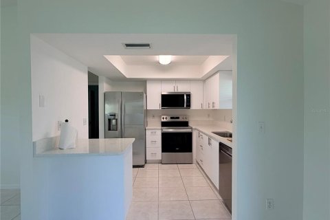 Villa ou maison à louer à Cape Coral, Floride: 3 chambres, 112.97 m2 № 2091475 - photo 8