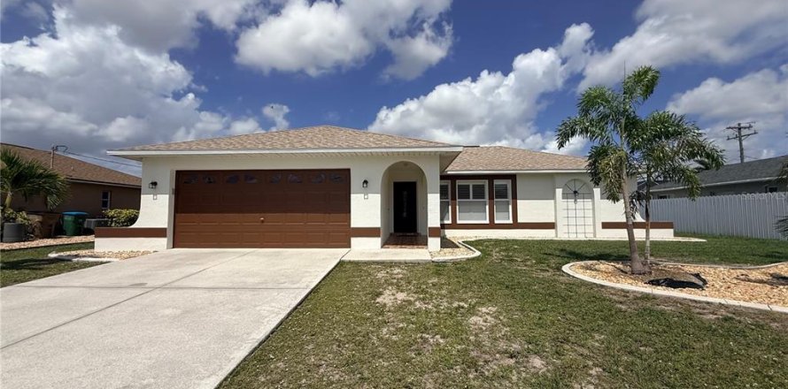 Villa ou maison à Cape Coral, Floride 3 chambres, 112.97 m2 № 2091475