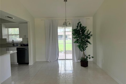 Villa ou maison à louer à Cape Coral, Floride: 3 chambres, 112.97 m2 № 2091475 - photo 9