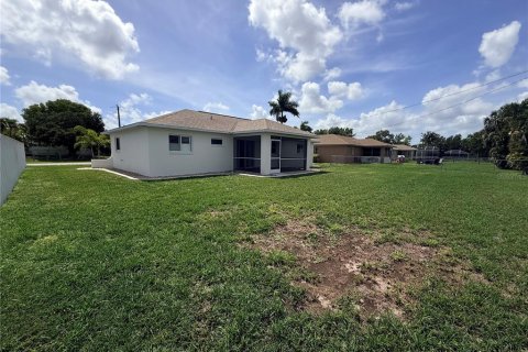 Villa ou maison à louer à Cape Coral, Floride: 3 chambres, 112.97 m2 № 2091475 - photo 6