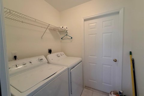 Villa ou maison à louer à Cape Coral, Floride: 3 chambres, 112.97 m2 № 2091475 - photo 19