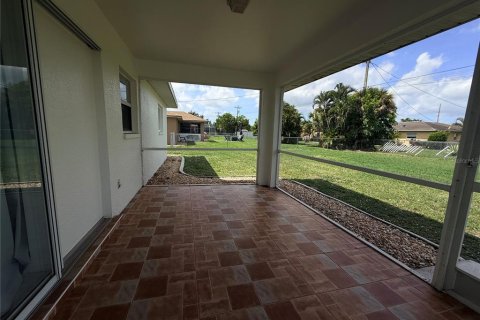 Villa ou maison à louer à Cape Coral, Floride: 3 chambres, 112.97 m2 № 2091475 - photo 5