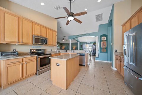 Villa ou maison à vendre à Zephyrhills, Floride: 4 chambres, 215.72 m2 № 1677782 - photo 7