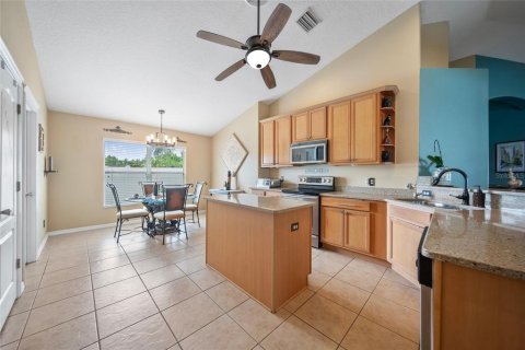 Villa ou maison à vendre à Zephyrhills, Floride: 4 chambres, 215.72 m2 № 1677782 - photo 6