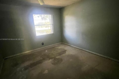 Condo in Pembroke Pines, Florida, 2 bedrooms  № 1867777 - photo 10