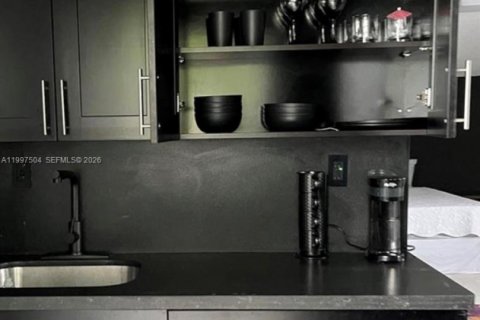 Propiedad comercial en venta en Miami, Florida, 217.67 m2 № 2059512 - foto 6