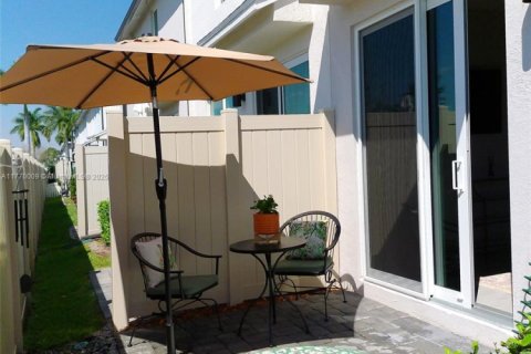 Condo in Stuart, Florida, 3 bedrooms  № 1874450 - photo 3