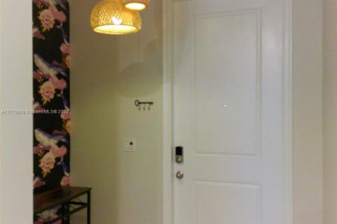 Condo in Stuart, Florida, 3 bedrooms  № 1874450 - photo 12