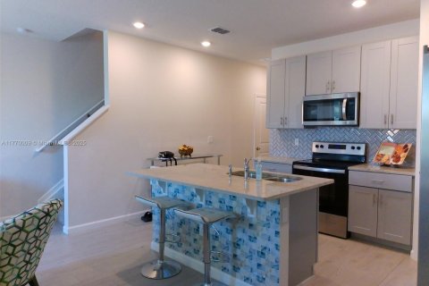 Condo in Stuart, Florida, 3 bedrooms  № 1874450 - photo 14