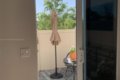 Condo in Stuart, Florida, 3 bedrooms  № 1874450 - photo 30