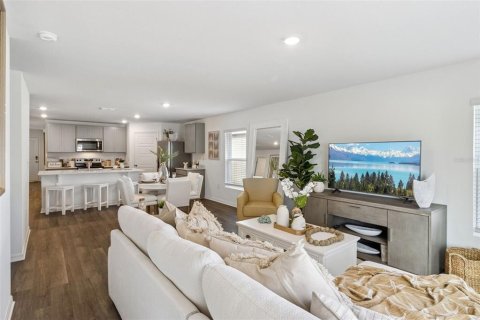 Casa en venta en Lake Wales, Florida, 5 dormitorios, 158.68 m2 № 2258380 - foto 4