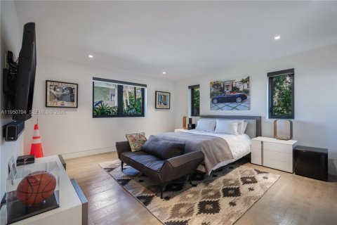 Купить виллу или дом в Норт-Майами, Флорида 6 спален, 534.19м2, № 2006180 - фото 21