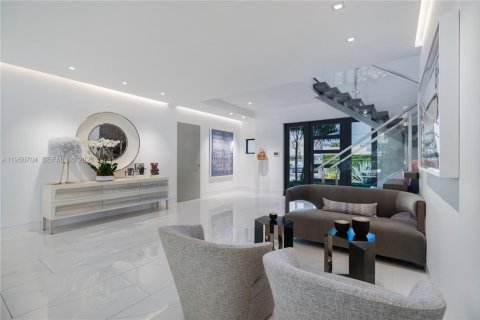 Купить виллу или дом в Норт-Майами, Флорида 6 спален, 534.19м2, № 2006180 - фото 7