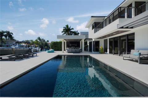 Купить виллу или дом в Норт-Майами, Флорида 6 спален, 534.19м2, № 2006180 - фото 28