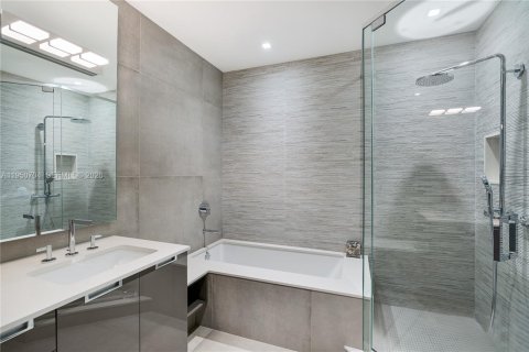 Купить виллу или дом в Норт-Майами, Флорида 6 спален, 534.19м2, № 2006180 - фото 25