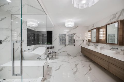 Купить виллу или дом в Норт-Майами, Флорида 6 спален, 534.19м2, № 2006180 - фото 18