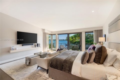 Купить виллу или дом в Норт-Майами, Флорида 6 спален, 534.19м2, № 2006180 - фото 2