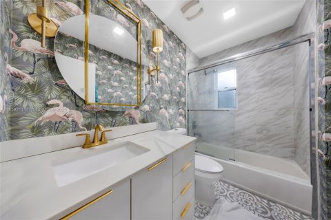 House in Miami, Florida 4 bedrooms, 148.27 sq.m. № 1893142 - photo 22