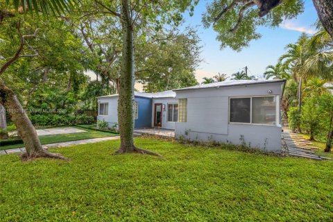House in Miami, Florida 4 bedrooms, 148.27 sq.m. № 1893142 - photo 4