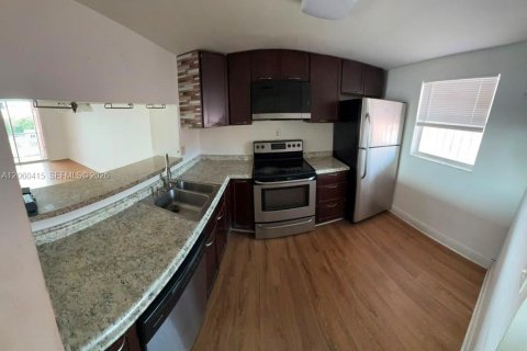 Condo in Miami, Florida, 2 bedrooms  № 2246747 - photo 5