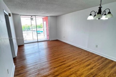 Condo in Miami, Florida, 2 bedrooms  № 2246747
