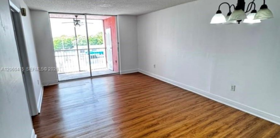 Condo in Miami, Florida, 2 bedrooms  № 2246747