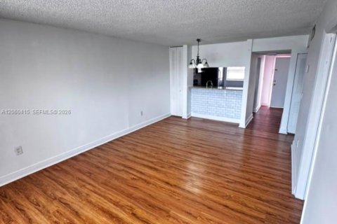 Condo in Miami, Florida, 2 bedrooms  № 2246747 - photo 3