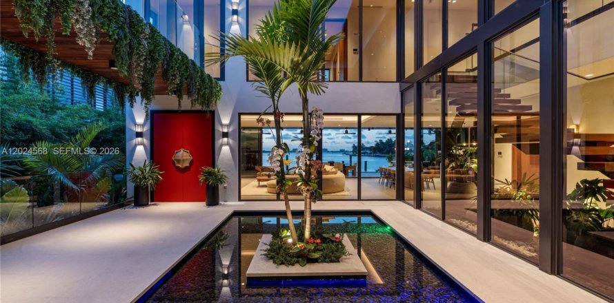 Villa ou maison à Miami Beach, Floride 6 chambres, 567.54 m2 № 2089385