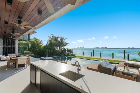 Villa ou maison à vendre à Miami Beach, Floride: 6 chambres, 567.54 m2 № 2089385 - photo 25