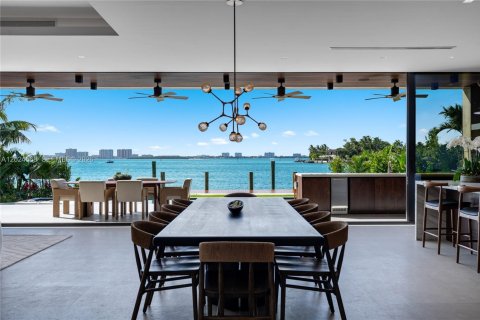Villa ou maison à vendre à Miami Beach, Floride: 6 chambres, 567.54 m2 № 2089385 - photo 16
