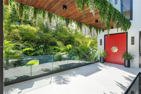 Villa ou maison à vendre à Miami Beach, Floride: 6 chambres, 567.54 m2 № 2089385 - photo 22