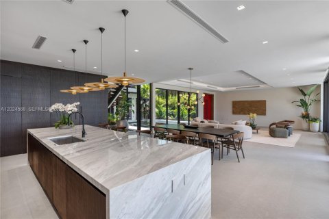 Villa ou maison à vendre à Miami Beach, Floride: 6 chambres, 567.54 m2 № 2089385 - photo 7