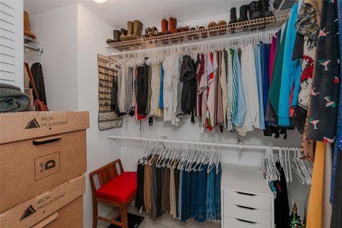 Condominio en alquiler en Miami, Florida, 2 dormitorios, 91.97 m2 № 2085714 - foto 22