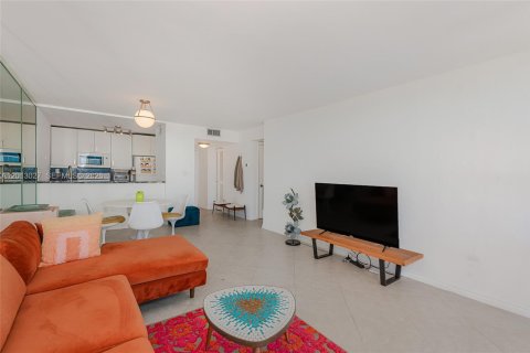 Condominio en alquiler en Miami, Florida, 2 dormitorios, 91.97 m2 № 2085714 - foto 7