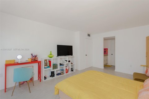 Condominio en alquiler en Miami, Florida, 2 dormitorios, 91.97 m2 № 2085714 - foto 21