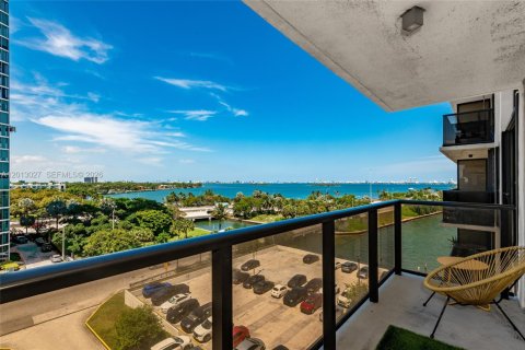 Condominio en alquiler en Miami, Florida, 2 dormitorios, 91.97 m2 № 2085714 - foto 25