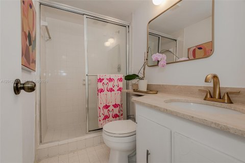 Condominio en alquiler en Miami, Florida, 2 dormitorios, 91.97 m2 № 2085714 - foto 18