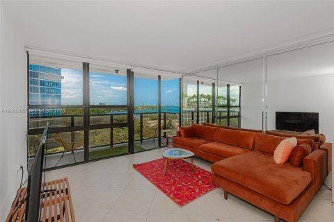 Condominio en alquiler en Miami, Florida, 2 dormitorios, 91.97 m2 № 2085714 - foto 4