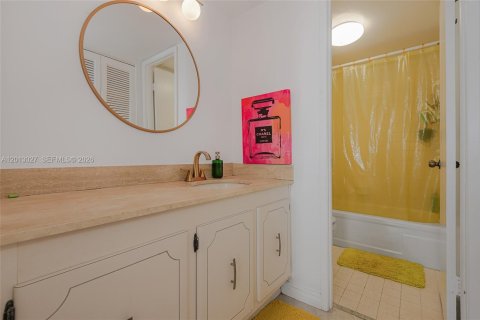 Condominio en alquiler en Miami, Florida, 2 dormitorios, 91.97 m2 № 2085714 - foto 23