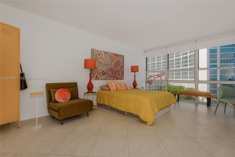 Condominio en alquiler en Miami, Florida, 2 dormitorios, 91.97 m2 № 2085714 - foto 19