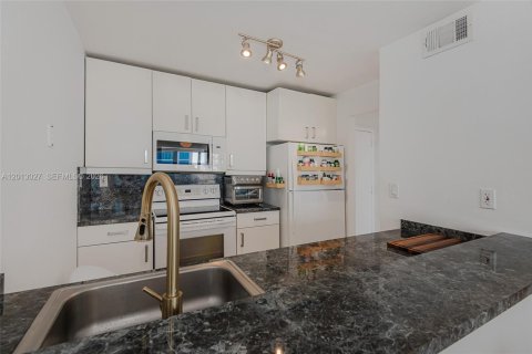 Condominio en alquiler en Miami, Florida, 2 dormitorios, 91.97 m2 № 2085714 - foto 10