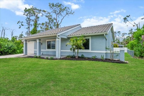 Casa en venta en Port Charlotte, Florida, 2 dormitorios, 91.79 m2 № 1873566 - foto 3