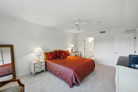 Condo in New Smyrna Beach, Florida, 2 bedrooms  № 1791528 - photo 19