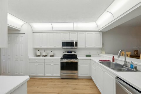 Condo in New Smyrna Beach, Florida, 2 bedrooms  № 1791528 - photo 9