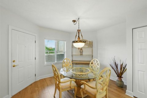 Condo in New Smyrna Beach, Florida, 2 bedrooms  № 1791528 - photo 5