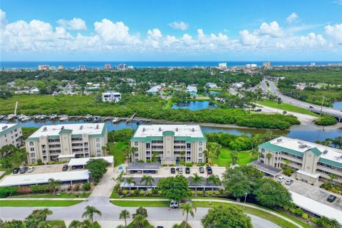 Condo in New Smyrna Beach, Florida, 2 bedrooms  № 1791528 - photo 2