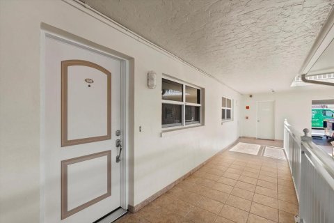 Снять в аренду кондоминиум в Венеция, Флорида 8 комнат, 124.49м2, № 2108056 - фото 6